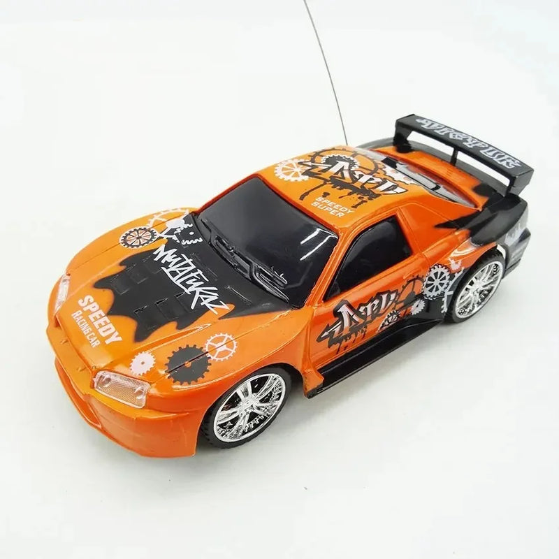 HKM-518291 1:24 Mini Drift RC Car with Four Channel Control for Indoor Use