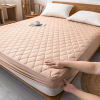 HKM-518291 Waterproof Mattress Protector with Geometric Pattern - Dust and Urine-Proof Bedspread for 5-25cm Mattresses