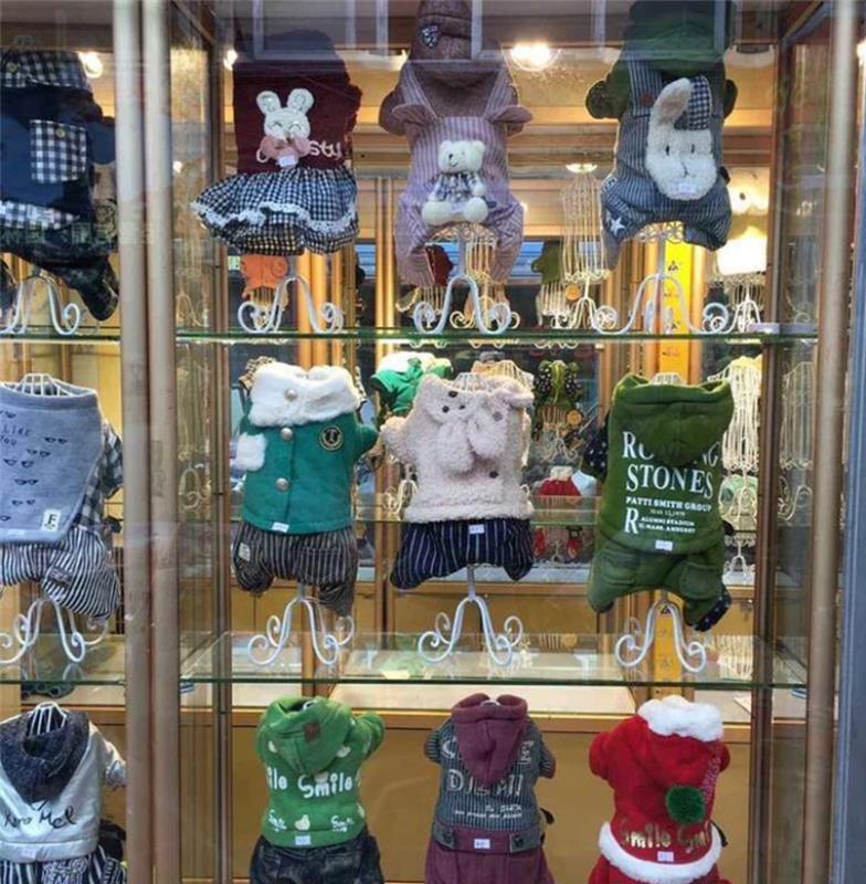 HKM-5287869 Pet Hanger Display Rack for Dog Clothes - White Metal Stand, Height 41cm, Shoulder Width 14cm, Foot Width 12.5cm