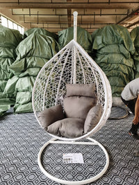 HKM-529555 Egg-Shaped Garden Rattan Swing Chair for Patio and Outdoor Relaxation