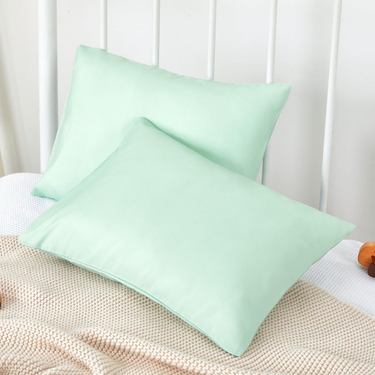 HKM-533139 Soft Breathable Gauze Travel Pillow Set with 2 Pillowcases - 33 x 45 cm