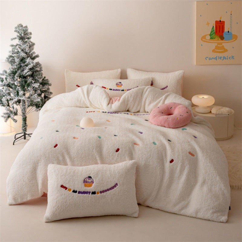 HKM-539731 Heavyweight Alpaca Fleece and Milk Fiber Four-Piece Geometric Bedding Set