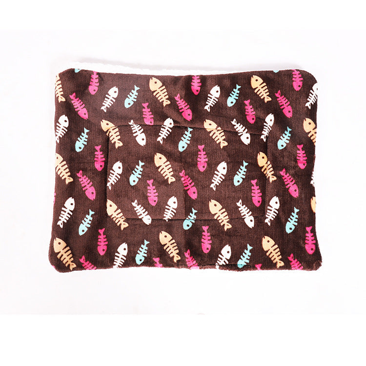 HKM-5408573 Pet Cartoon Winter Blanket - Thick, Warm Cloth in Fishbone and Bone Patterns, Sizes S to XL