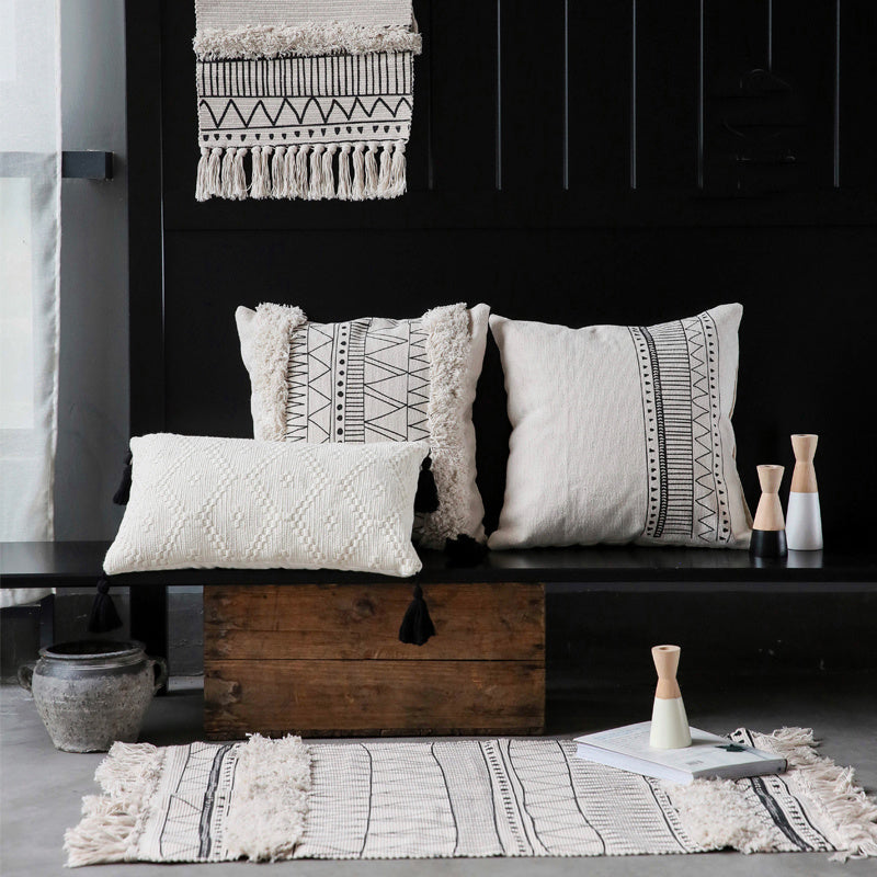 HKM-545619 Geometric Black and White Tufted Tassel Cushion Cover - 45x45 cm, Cotton and Polyester Fiber Blend