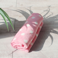 HKM-5477309 Cozy Multi-Season Pet Blanket Quilt for Dogs and Cats - Soft and Warm, Perfect for Cages or Sofas