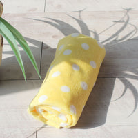 HKM-5477309 Cozy Multi-Season Pet Blanket Quilt for Dogs and Cats - Soft and Warm, Perfect for Cages or Sofas
