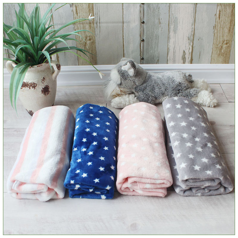 HKM-5477309 Cozy Multi-Season Pet Blanket Quilt for Dogs and Cats - Soft and Warm, Perfect for Cages or Sofas