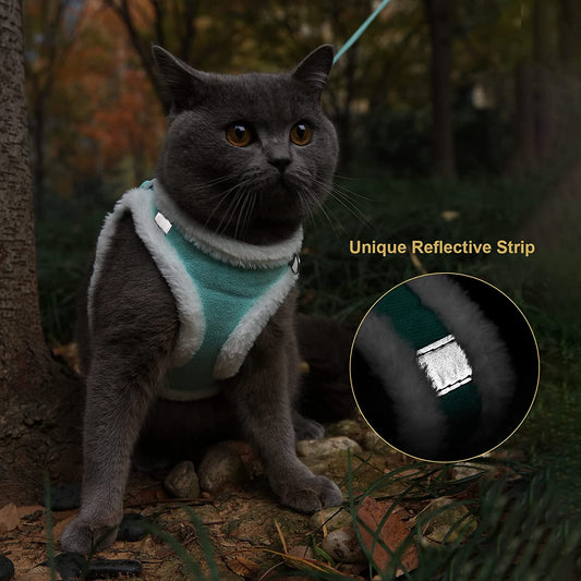 HKM-5520829 Plush Warm Vest with Leash for Dogs - Adjustable Sizes in Blue, Pink, White, Gray