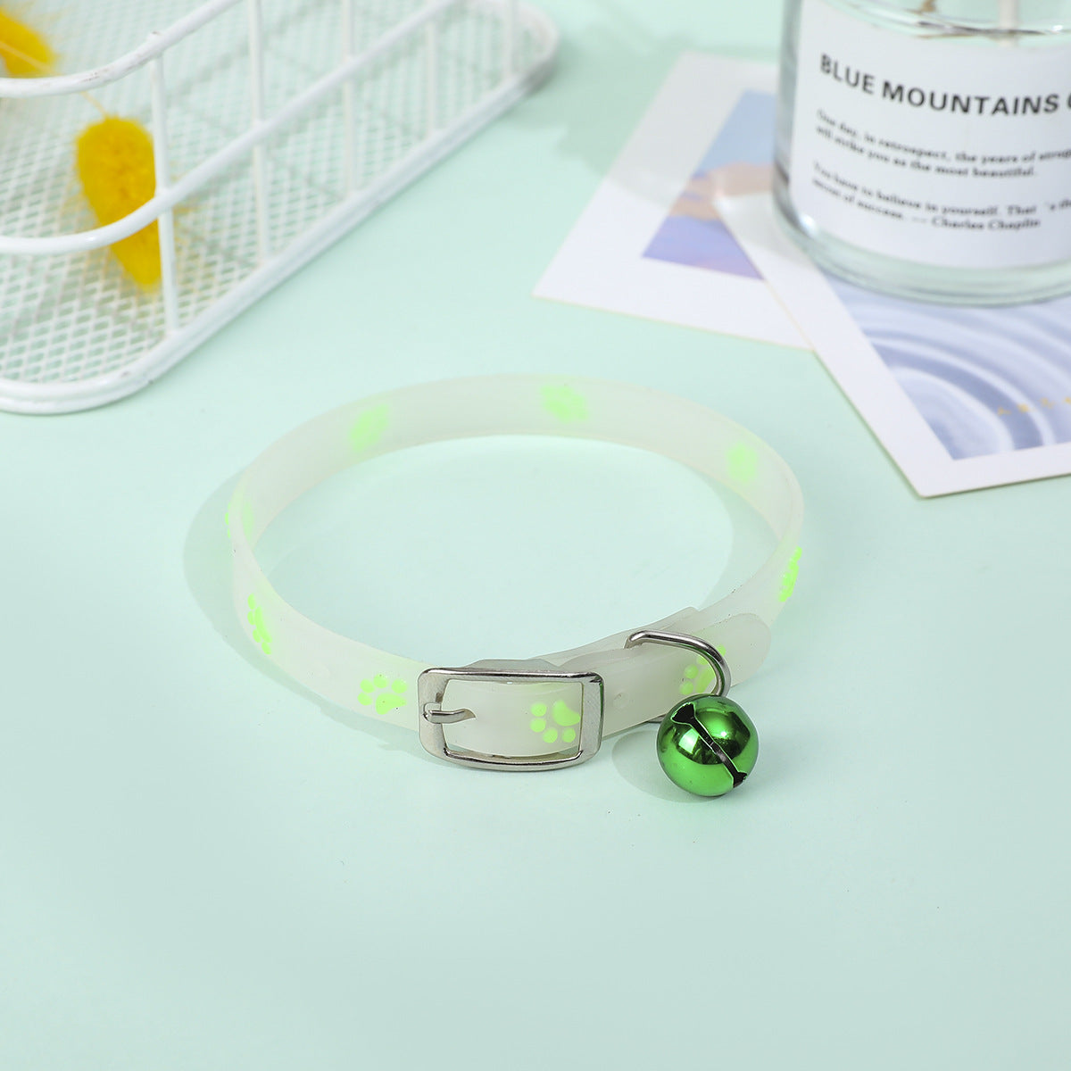 HKM-5693117 Fluorescent Silicone Cat Collar with Luminous Paw Prints in Multiple Colors