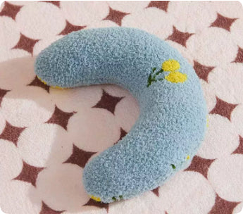 HKM-5801789 Cozy U-Shaped Pillow for Cats and Small Dogs - Soft Faux Fur Headrest for Deep Sleep and Comfort