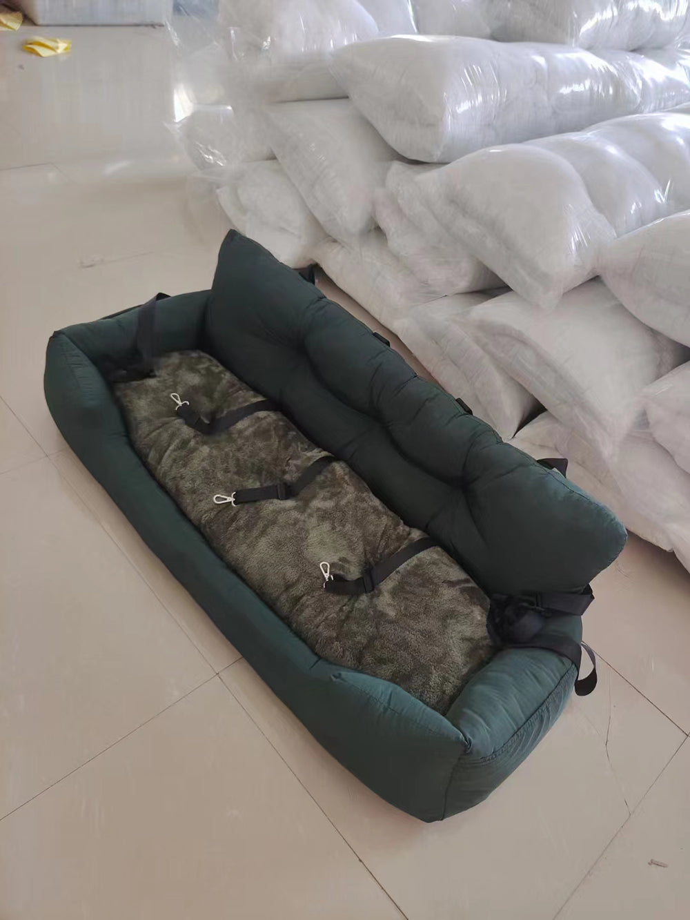 HKM-5938237 Waterproof Dog Kennel Car Mat for Outdoor Travel - Available in Gray, Dark Green, and Blue