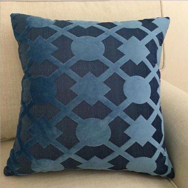 HKM-602515 Soft Flannel Cushion Cover with Invisible Zipper - Stylish Decor Throw Pillow
