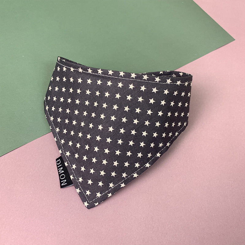 HKM-6102205 Cotton Triangle Saliva Towel for Pets - Five-Pointed Star Pattern in White and Grey - Available in Small and Medium Sizes