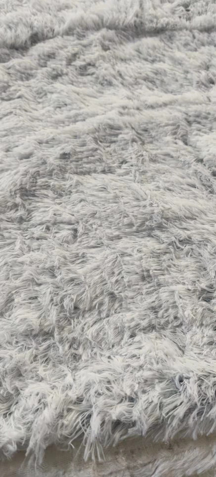 HKM-6118973 Plush Pet Blanket Cushion for Dogs ¨C Soft, Warm, Non-Slip Mattress in Black and Gray, Available in Multiple Sizes