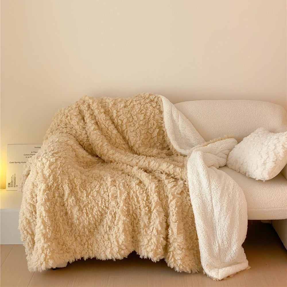 HKM-619411 Soft Cloud Puff Lambswool Blanket – Modern Chenille Design in Two Sizes and Two Colors for All Seasons