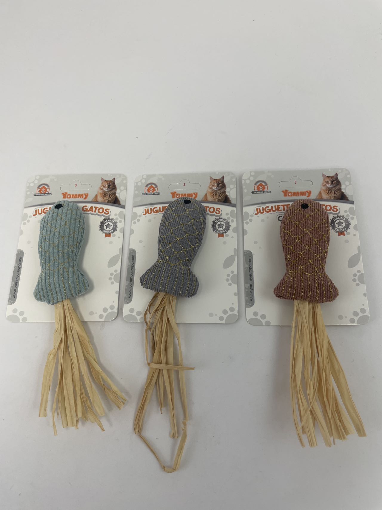HKM-6216253 Catnip-Infused Plush Doll for Feline Fun and Playtime
