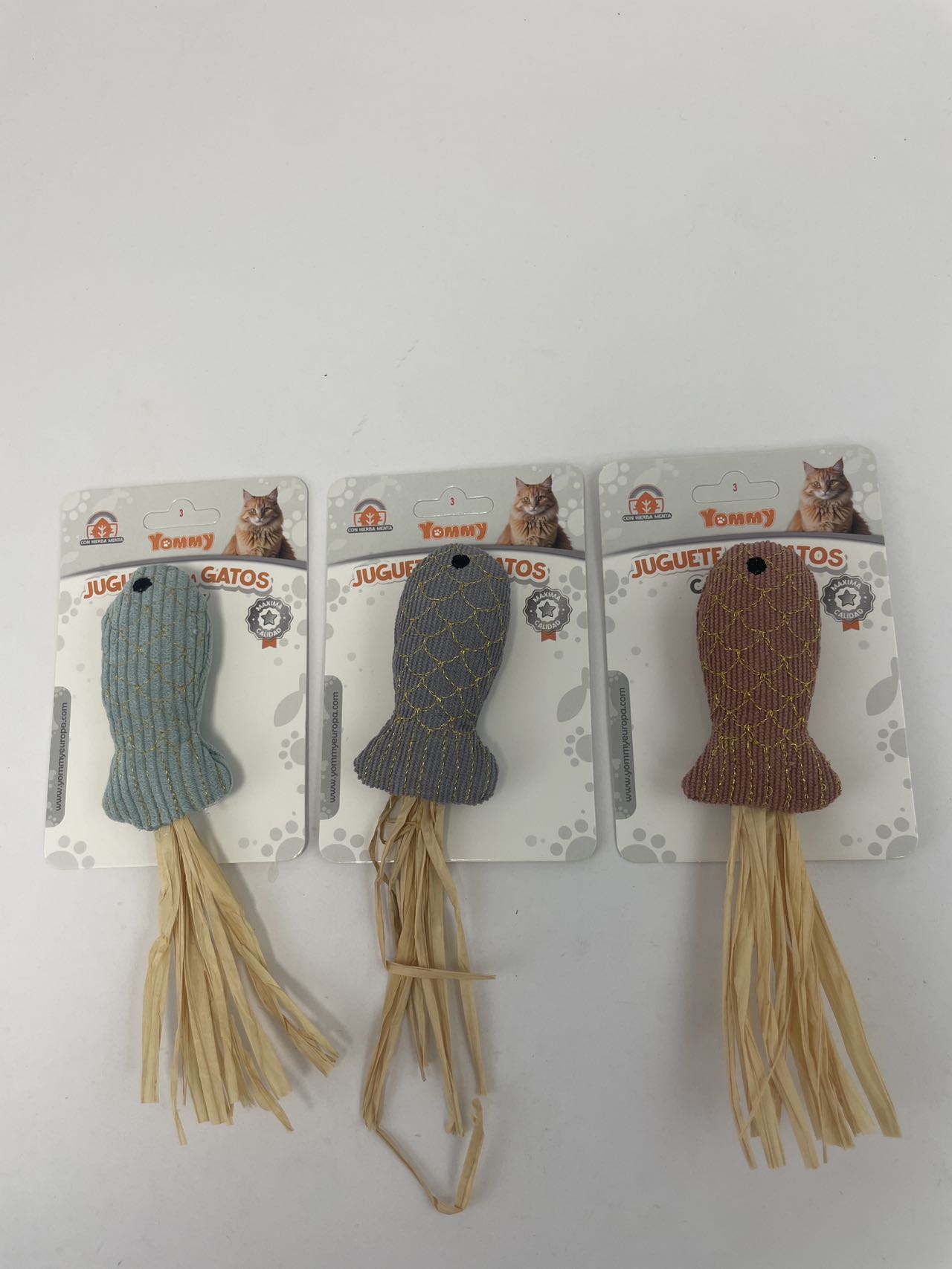 HKM-6216253 Catnip-Infused Plush Doll for Feline Fun and Playtime