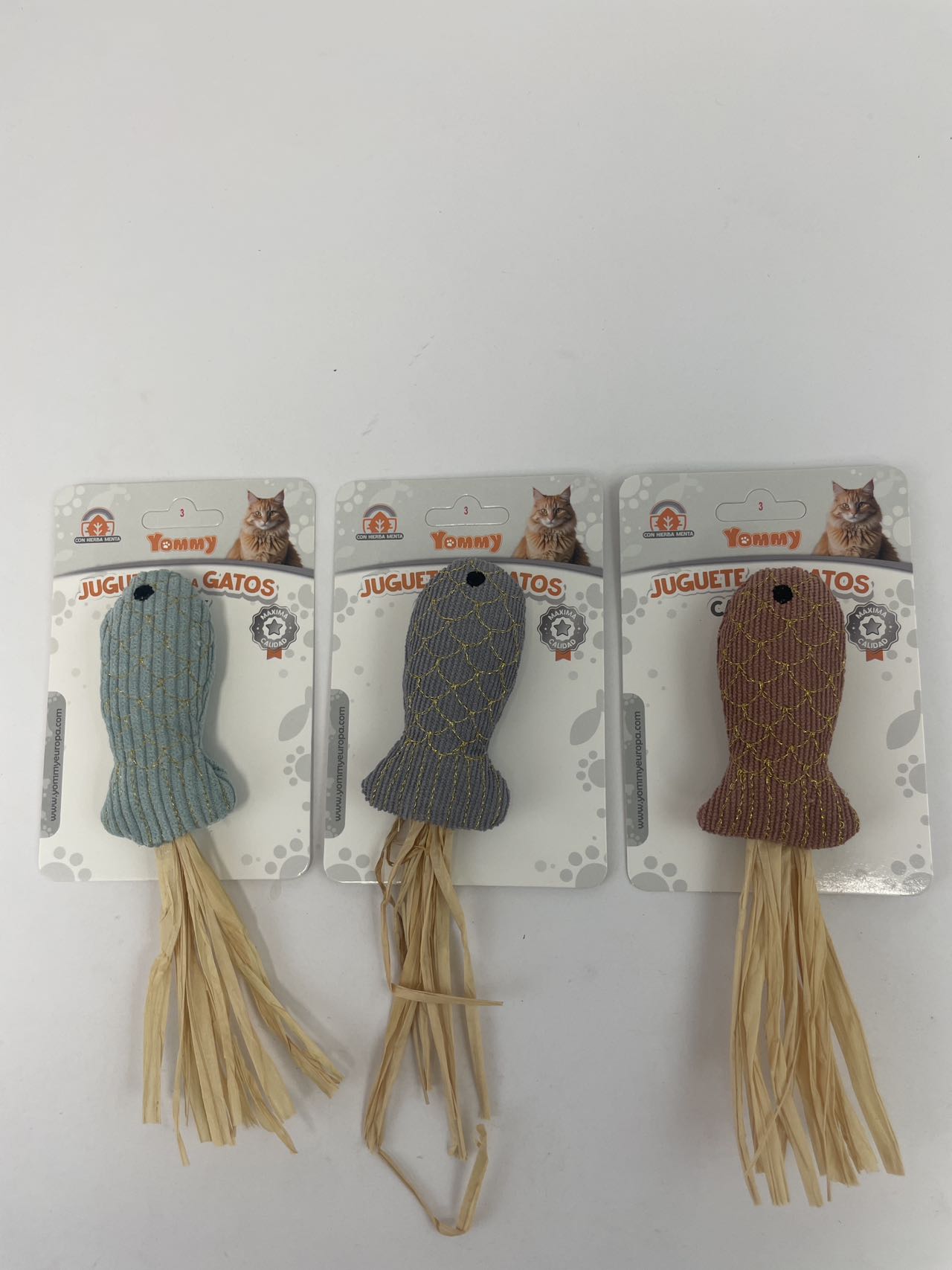 HKM-6216253 Catnip-Infused Plush Doll for Feline Fun and Playtime