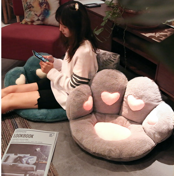 HKM-636115 Cute Cat Paw Plush Pillow for Sofa and Chair Decoration - Non-Slip Heart Design Cushion, Perfect for Valentine's Day & Birthdays
