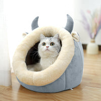 HKM-6379325 Enclosed Cat House Villa with Soft Bed for Pets (M, L, XL Size Options)