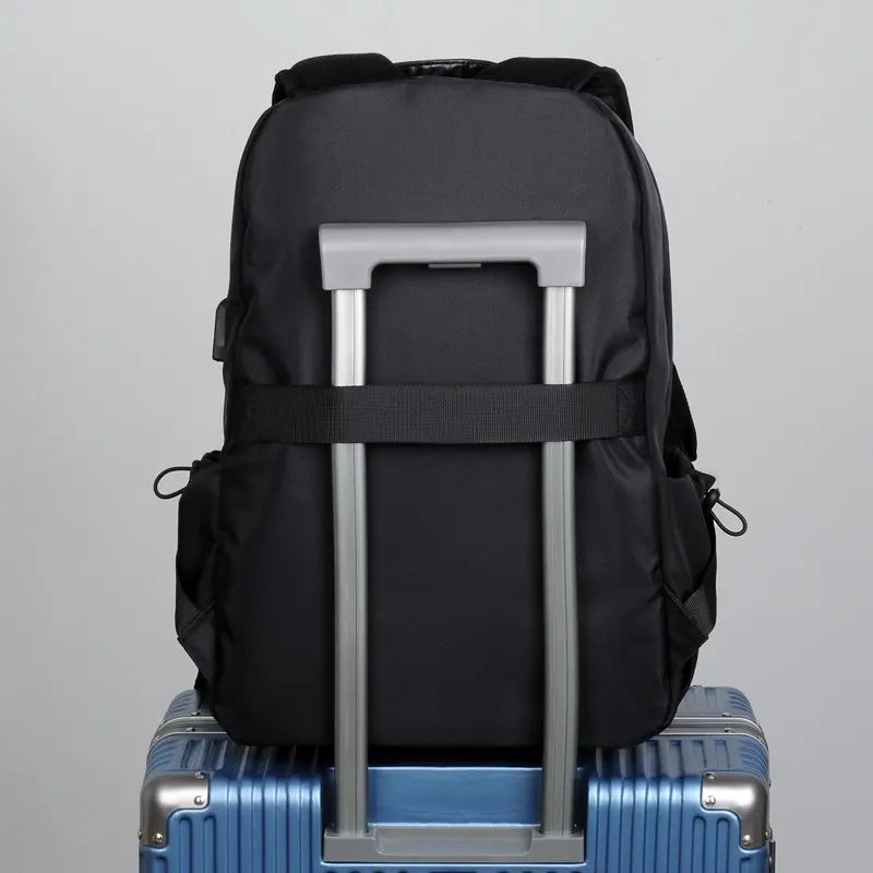 HKM-640723 Waterproof 17 Inch USB Laptop Backpack for Students and Travellers - Casual Leisure Bag for Men