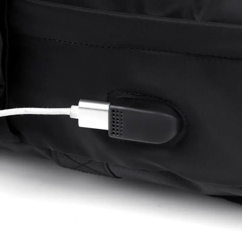 HKM-640723 Waterproof 17 Inch USB Laptop Backpack for Students and Travellers - Casual Leisure Bag for Men