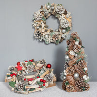 HKM-646867 Nordic Porvoo Christmas Wreaths in Silver and Red Variants