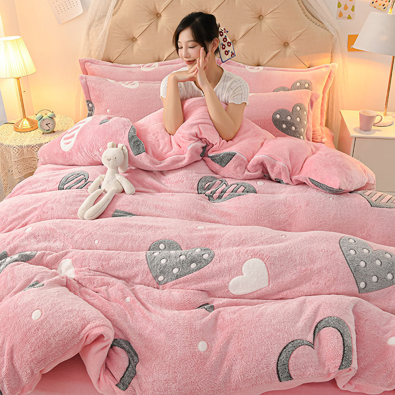 HKM-647571 Coral Velvet Double-Sided Bedding Set with Cartoon Patterns, 4-Piece Collection for Various Bed Sizes