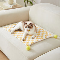 HKM-6573373 Cozy Plush Pet Blanket with Stylish Plaid Pattern - Soft Fleece Cushion for Cats and Dogs