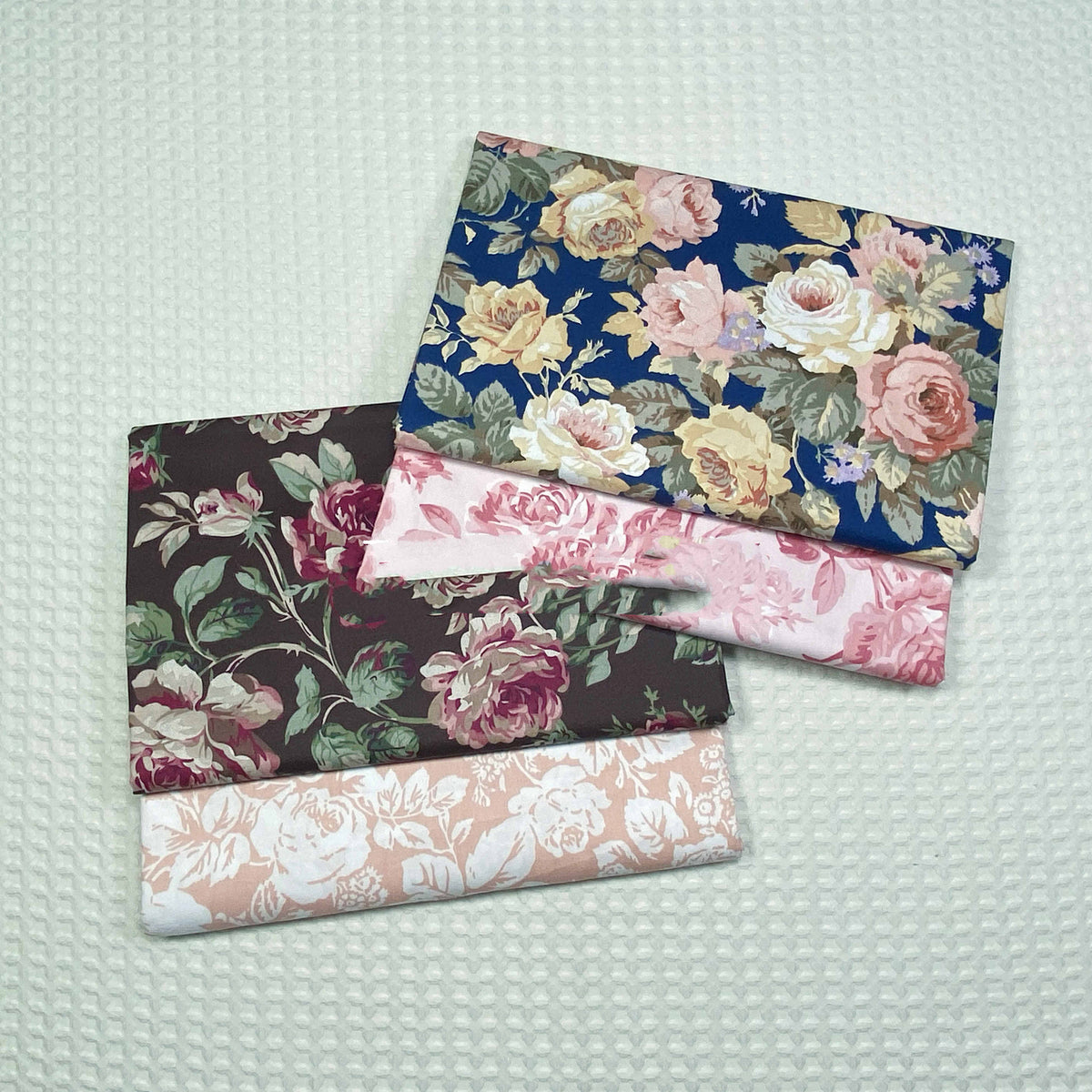 HKM-661715 Rose Flower Cotton Twill Fabric - Plants and Flowers Pattern in Blue and Coffee Variants, 0.5 x 1.6 M