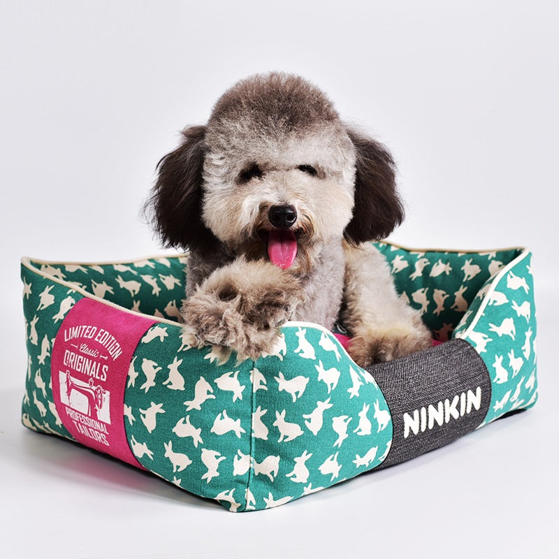 HKM-6624189 Jarre Aero Bull Dog Bed in Small, Medium, and Large Sizes - Red, Blue, Green Rabbit Options