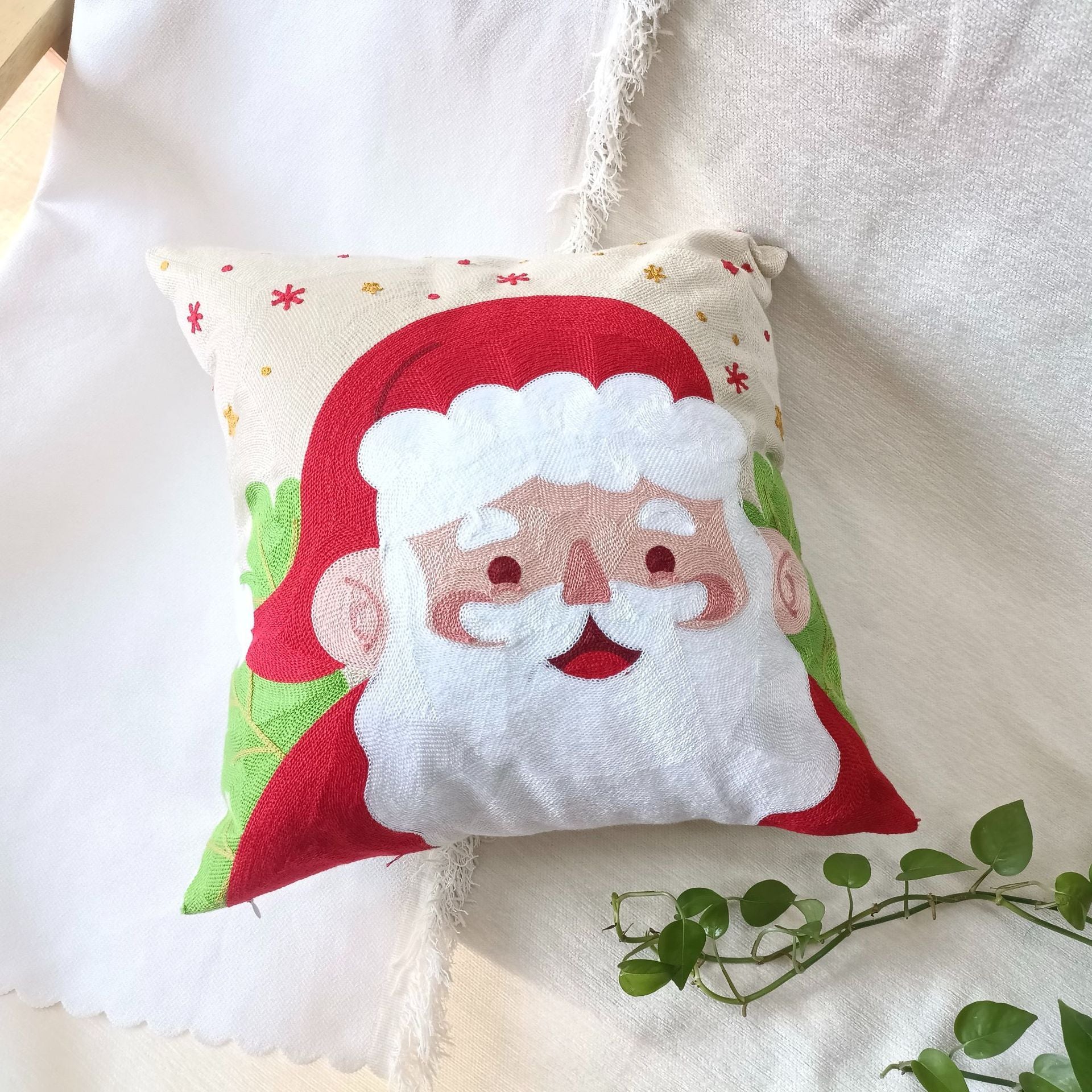 HKM-665171 Santa Claus Cartoon Embroidery Pillow Cover - 45x45cm, Soft PP Cotton, Holiday Decoration