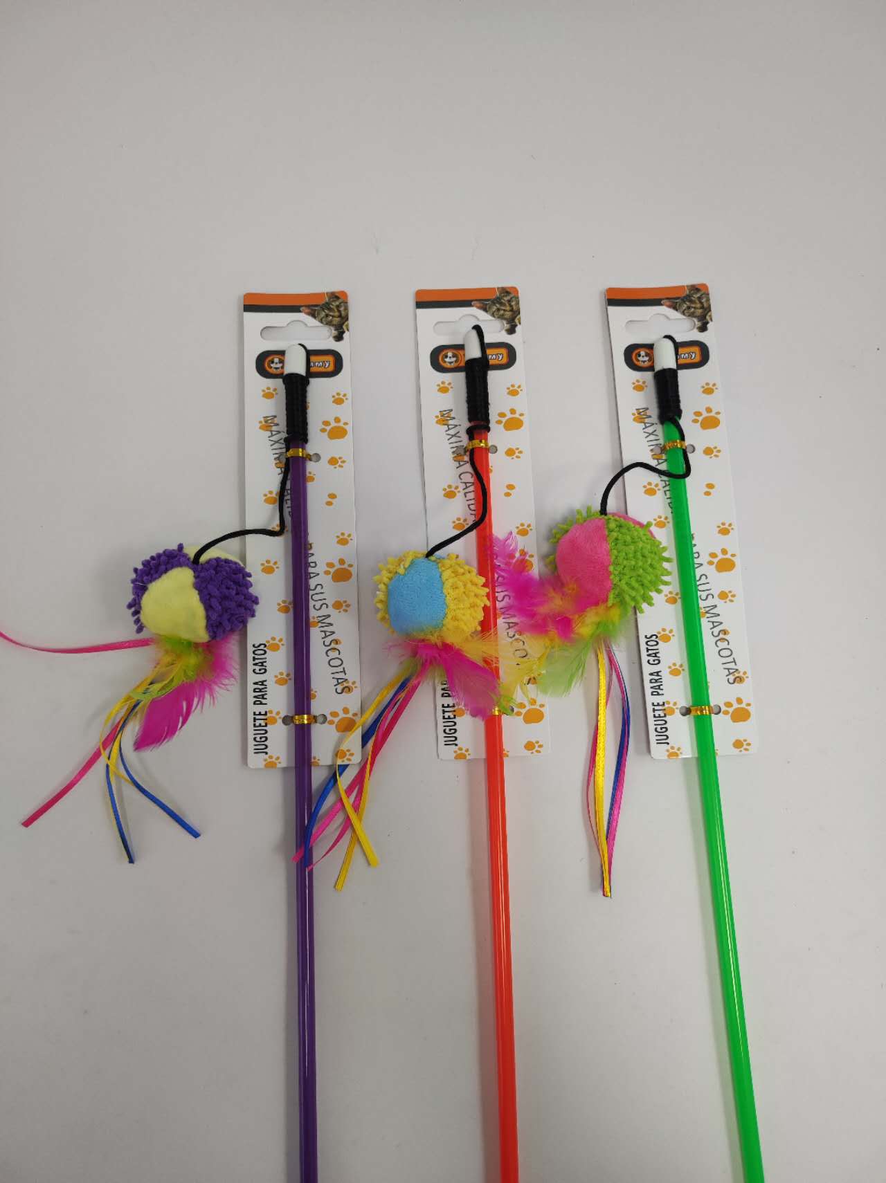 HKM-6684733 Colored Ball Cat Teaser Wand for Interactive Playtime