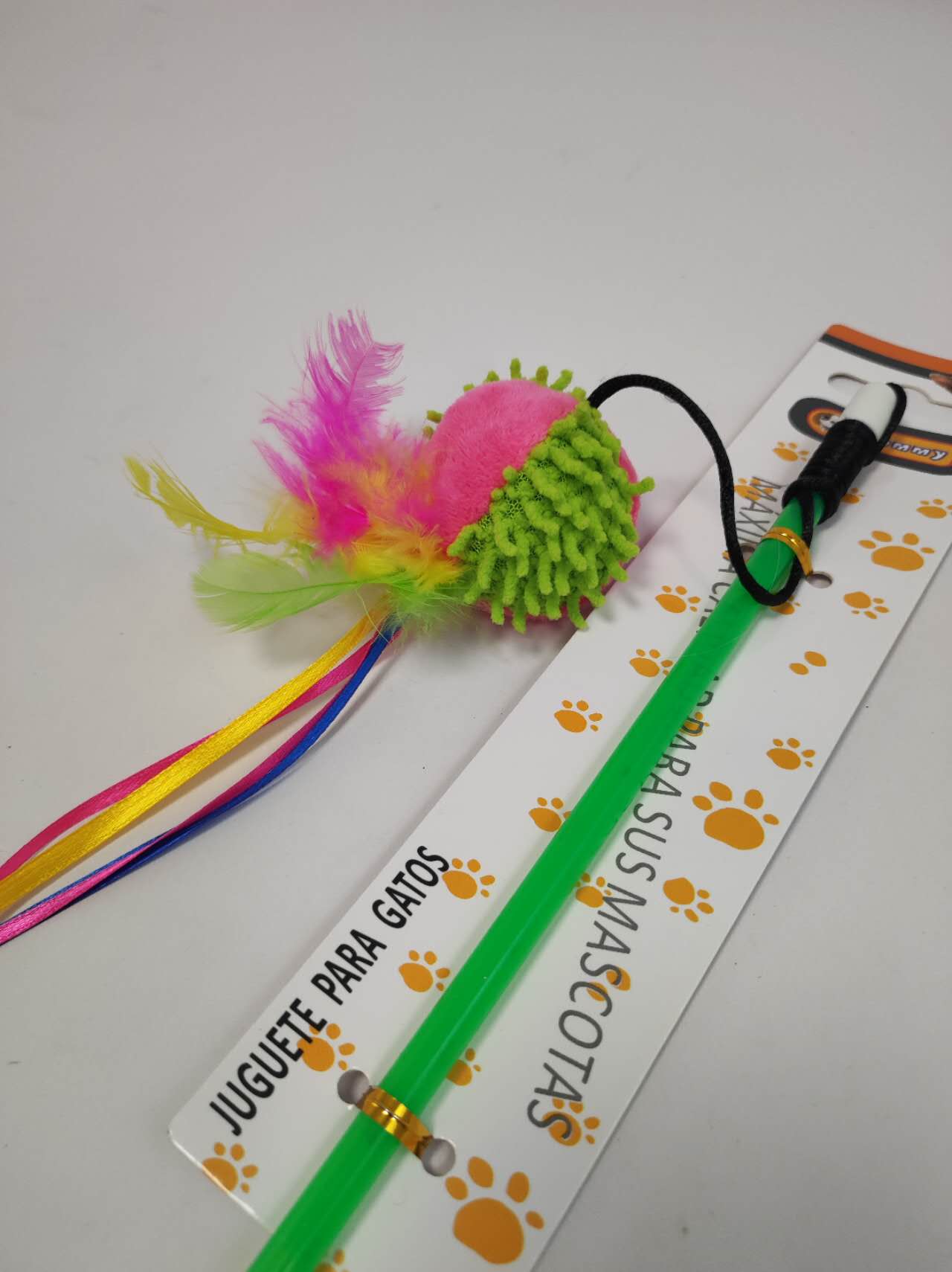 HKM-6684733 Colored Ball Cat Teaser Wand for Interactive Playtime