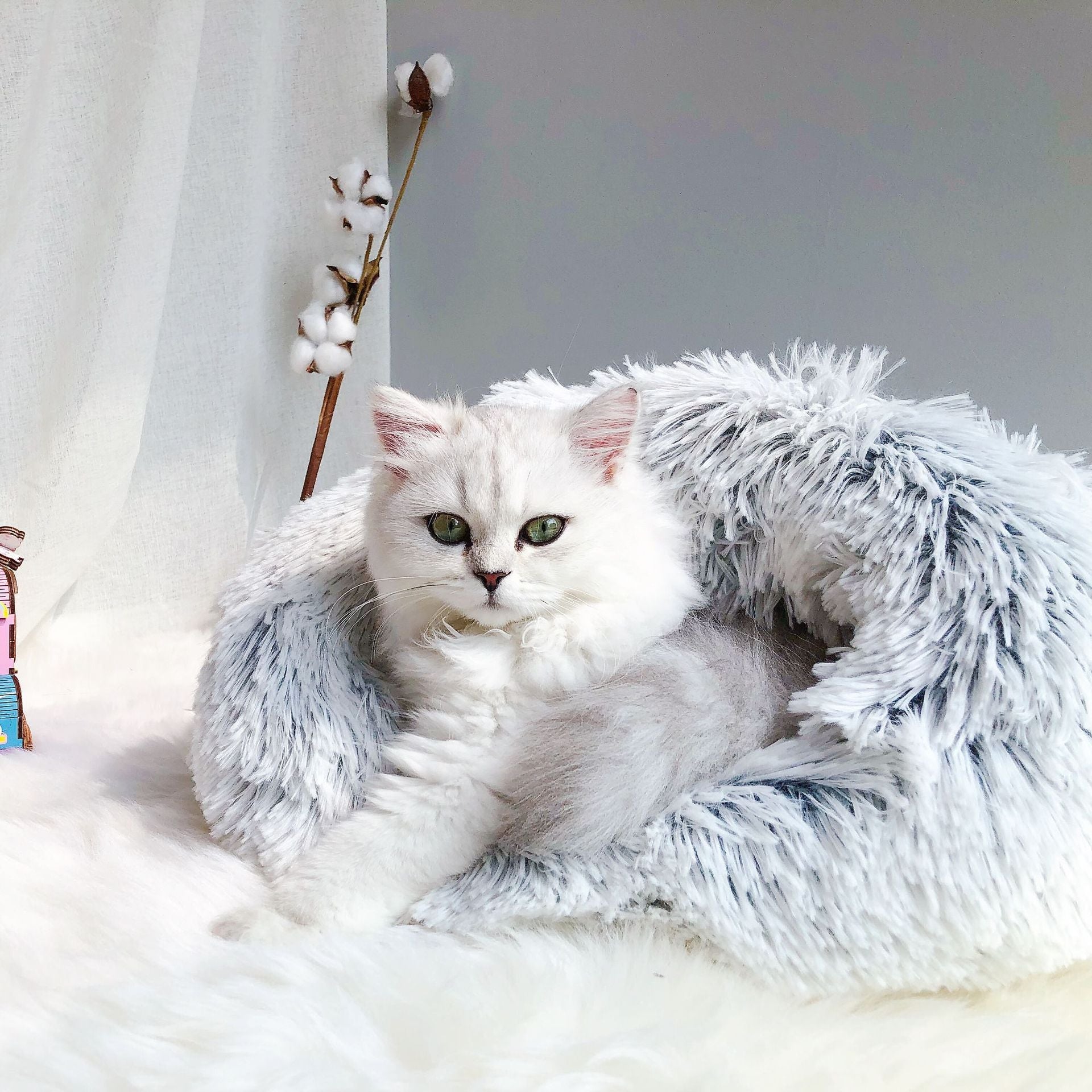 HKM-6710973 Cozy Grey Plush Cat Sleeping Bag Nest with Printed Rabbit Fur Accents