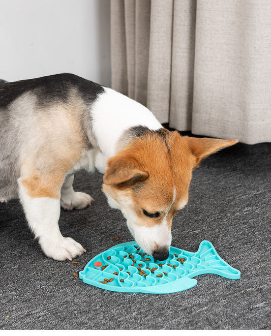 HKM-6809021 Silicone Flower-Shaped Licking Mat for Cats and Dogs - Slow Feeder Pet Dinner Plate