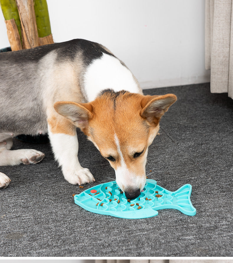 HKM-6809021 Silicone Flower-Shaped Licking Mat for Cats and Dogs - Slow Feeder Pet Dinner Plate