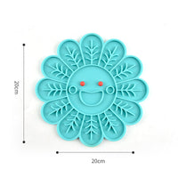 HKM-6809021 Silicone Flower-Shaped Licking Mat for Cats and Dogs - Slow Feeder Pet Dinner Plate