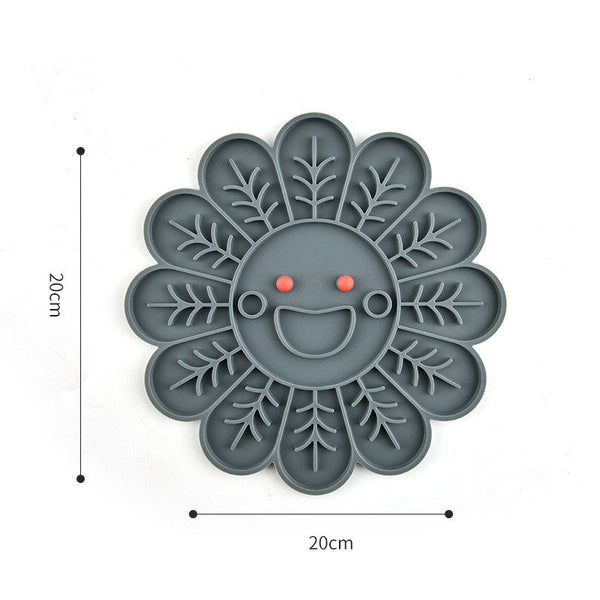 HKM-6809021 Silicone Flower-Shaped Licking Mat for Cats and Dogs - Slow Feeder Pet Dinner Plate