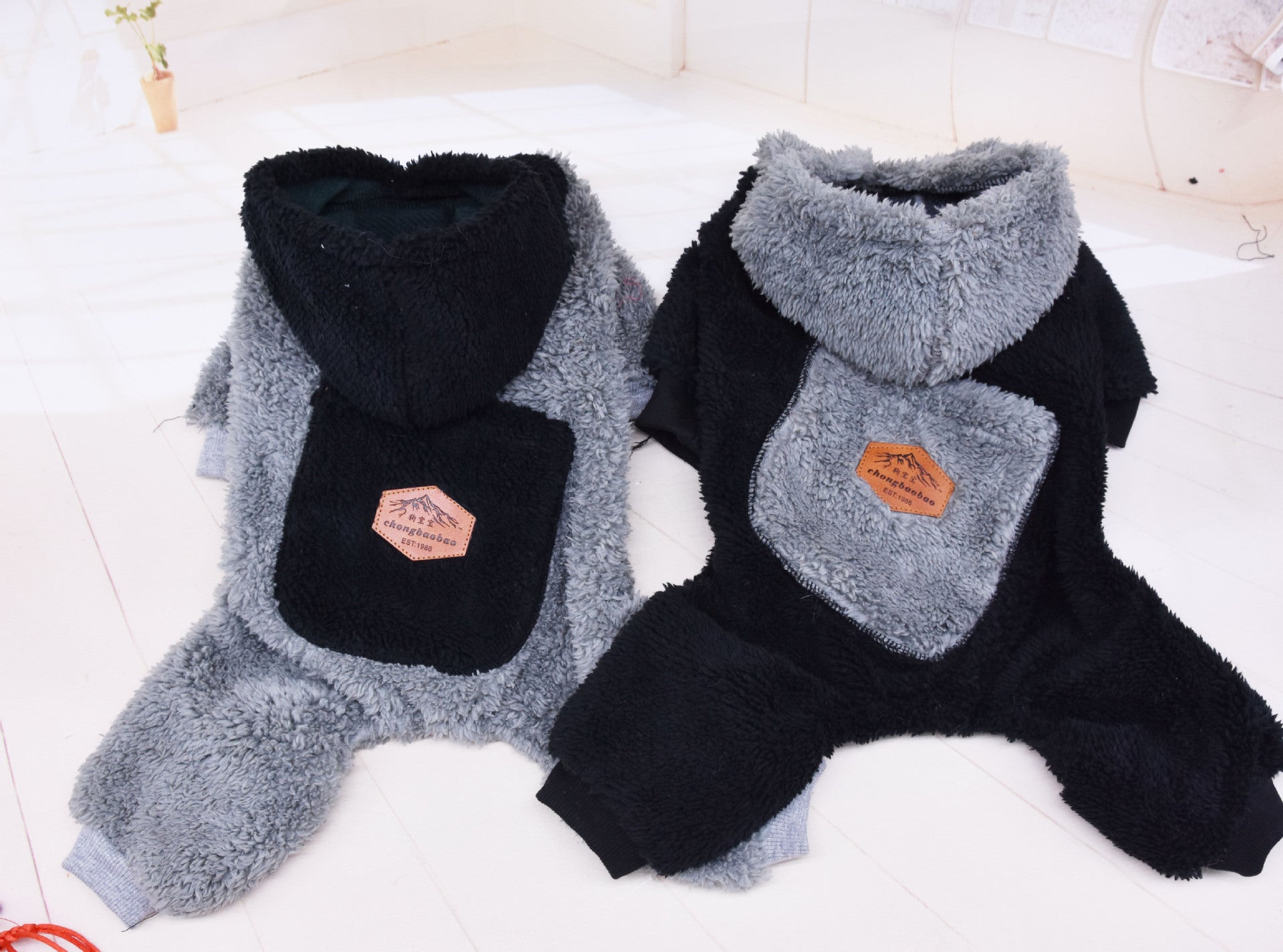 HKM-6819133 Thickened Plush Cotton Dog and Cat Clothes - Casual Four-Legged Outfit in Black and Gray
