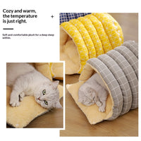 HKM-6832317 Thickened Insulated Pet Bed with Closed Design and Convenient Handle for Cats