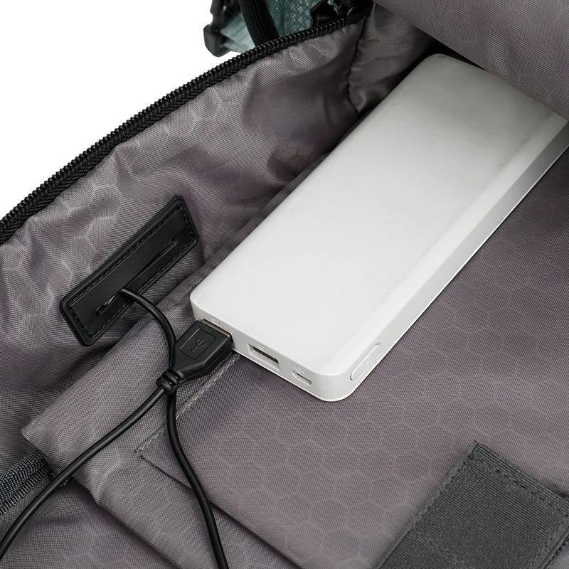 HKM-684691 Lightweight Waterproof Laptop Backpack with USB Charging and Dry Wet Separation Compartments