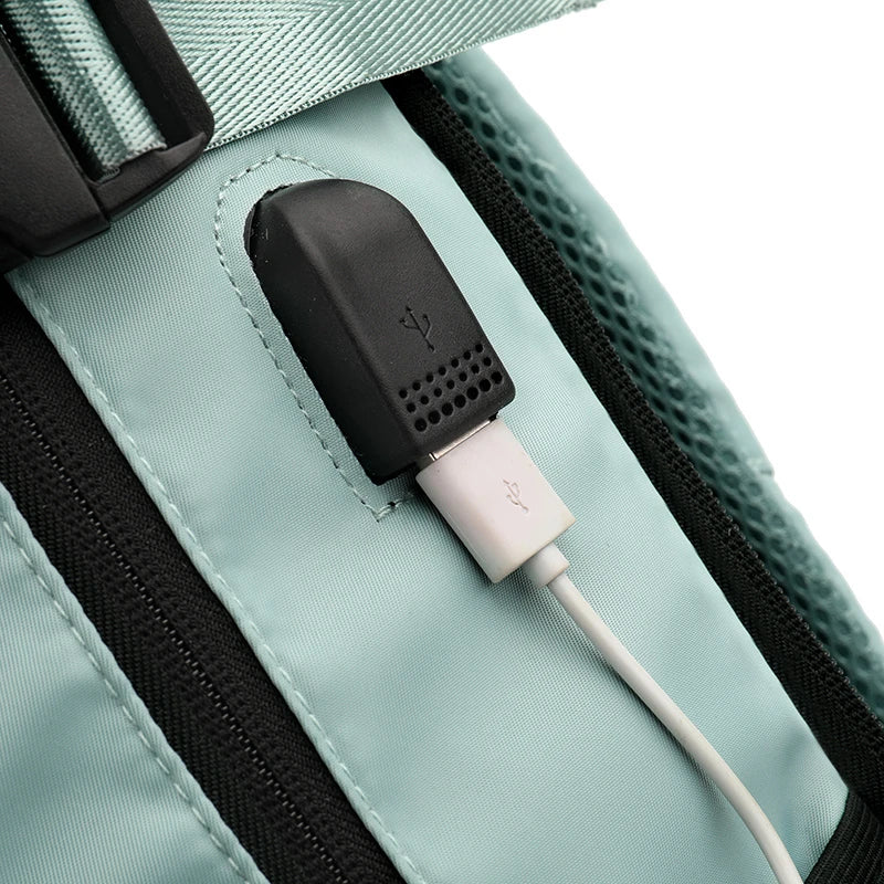 HKM-684691 Lightweight Waterproof Laptop Backpack with USB Charging and Dry Wet Separation Compartments
