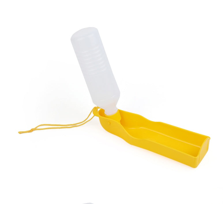 HKM-6855357 Portable Plastic Dog Water Bottle with Built-in Bowl - 500ml Hydration Feeder for Outdoor Travel