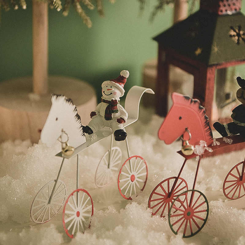 HKM-685587 Charming Iron Reindeer and Snowman Ornaments - Perfect for Christmas Decor