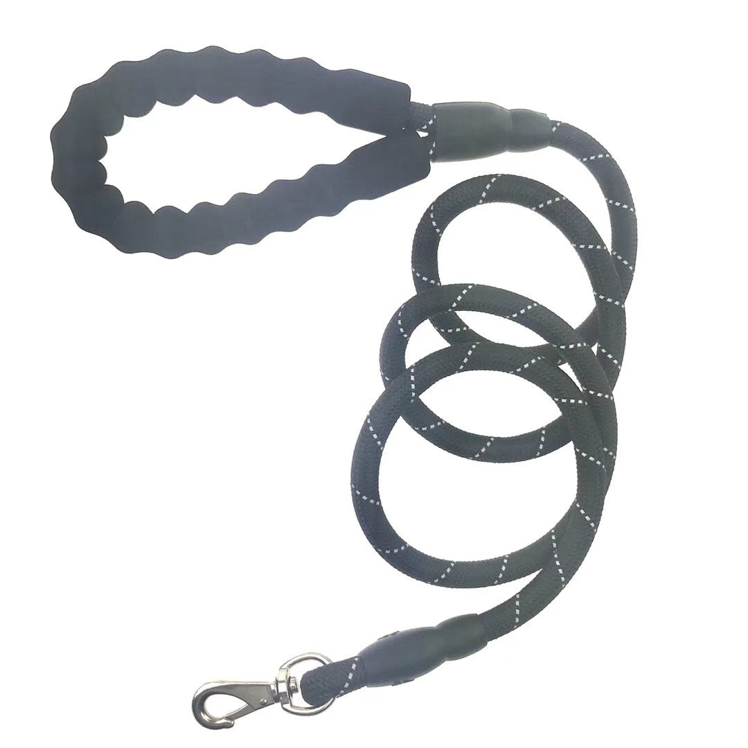 HKM-6870589 Durable Nylon Pet Traction Rope in Various Lengths for Dogs