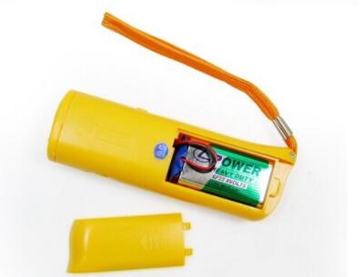 HKM-6945341 Ultrasonic Dog Trainer & Repellent with Strong Light Function