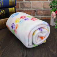 HKM-6981437 Soft Fleece Pet Blanket with Paw Print Design - Ideal for Warmth and Comfort