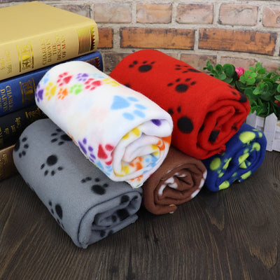 HKM-6981437 Soft Fleece Pet Blanket with Paw Print Design - Ideal for Warmth and Comfort