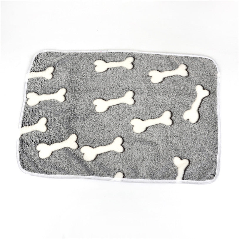 HKM-7046973 Cozy Velvet Pet Blanket - Breathable, Thickened Fabric, Multiple Sizes Available